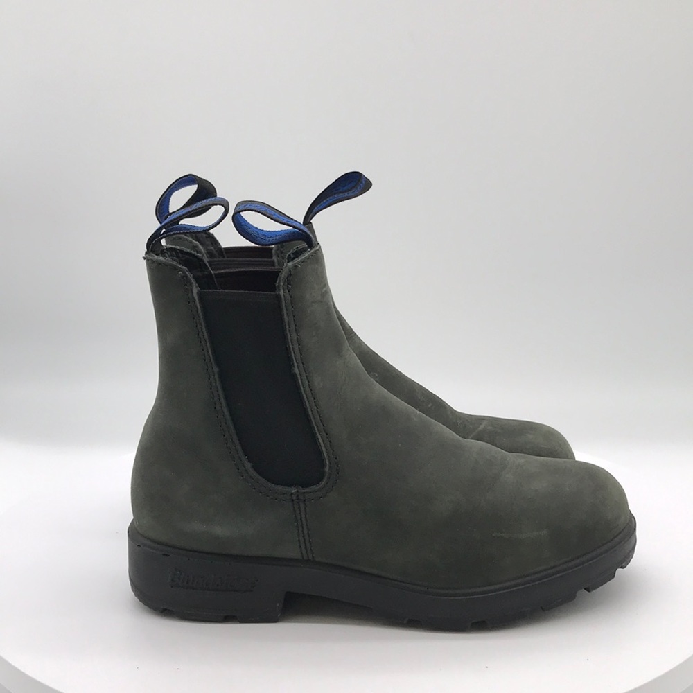 Blundstone Olive Nubuck Chelsea Boots with Blue Pull Tabs